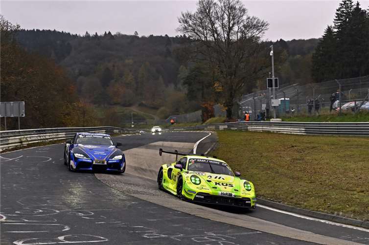 Der „Grello“-Porsche von Manthey Racing hat bei Motorsportfans längst Kultstatus. Mit einem zweiten Gesamtrang verabschiedete sich der Manthey-Porsche aus der Saison 2024. Fotos: BURG