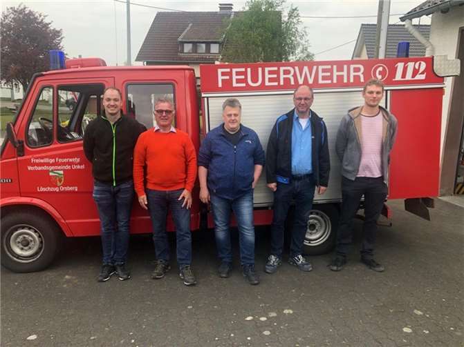 Der Gründungsvorstand des Fördervereins Freiwillige Feuerwehr Orsberg: v.li. 2.Vorsitzender Sven Suhr - Schriftführer Karl Krupp – Kassenwart Peter Weich – Wehrführer Reinhard Schmitz –Vorsitzender Max Marche. Foto: privat