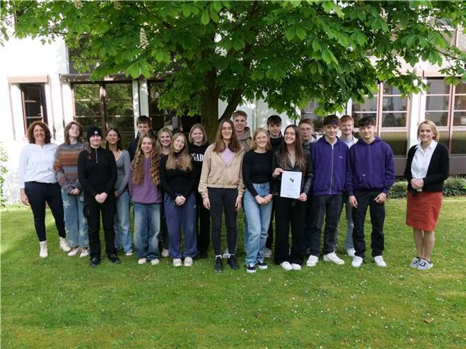 Der Grundkurs 11m3 des Mint-Ec-Gymnasiums schnitt als bester Grundkurs in der gesamten Wettbewerbsregion „Rhein-Ahr“ ab. Foto: KuBa