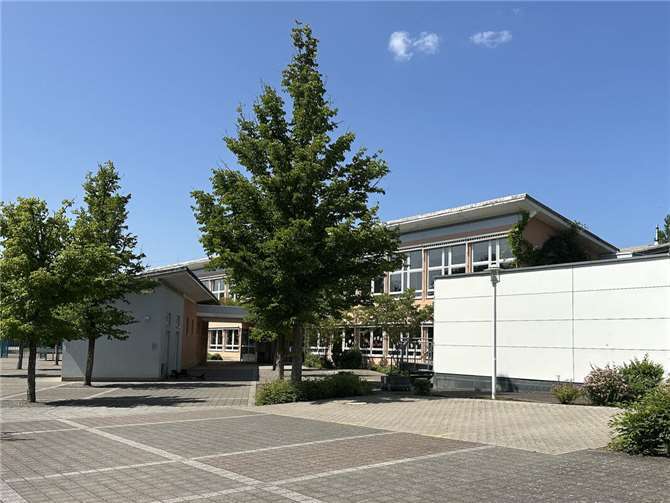 Der Grundschule Heddesdorfer Berg wird zum Schuljahr 2026/2027 die Option zur Einrichtung einer Ganztagsschule gegeben.Foto: Ulf Steffenfauseweh