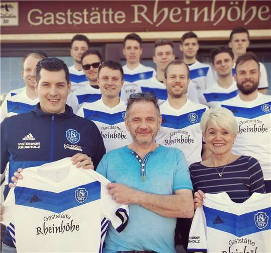 Der HSV Neuwied freute sich über die neuen selbstentworfenen Trikots. Privat