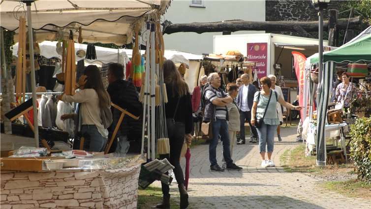 Stein- und Burgfest wirft seine Schatten voraus •Der Handwerker- und Bauernmarkt in den Burggärten ist immer einen Besuch wert.