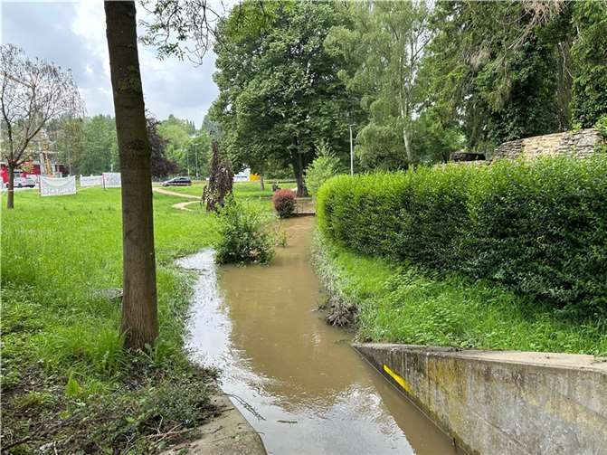 Der Harbach ist über die Ufer getreten. Foto: ROB