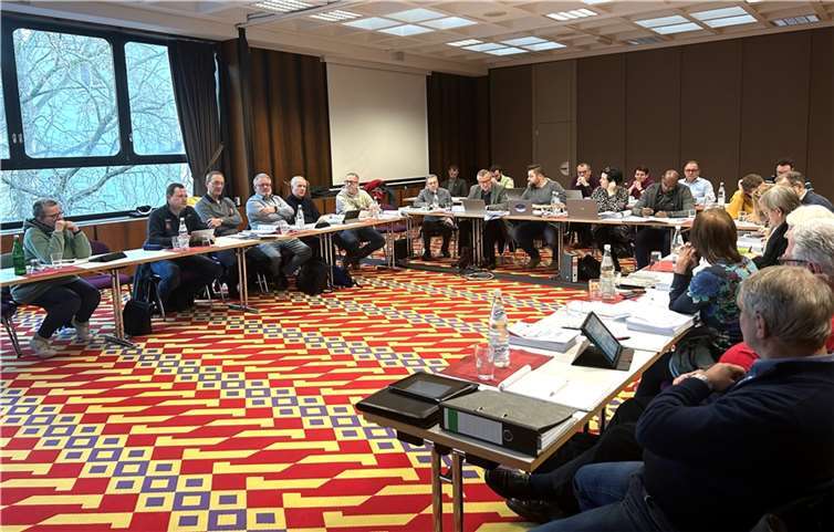Der Haupt- und Finanzausschuss der Stadt Lahnstein traf sich zu Etatberatungen für das Jahr 2024 in den Konferenzräumen der Stadthalle.  Foto: Mira Bind / Stadtverwaltung Lahnstein