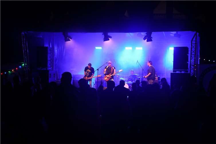 Der Headliner am Freitag, die Band „Deadronaut“ aus Koblenz. Foto: Sebastian Beuth/„Latscho Koblenz e.V.“