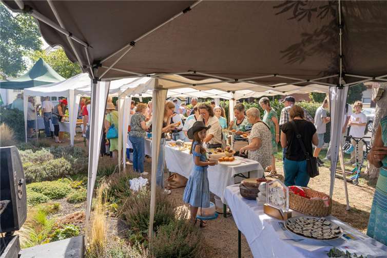 Der Heimat- und Verschönerungsverein Buschhoven (HVV) feierte im Jubiläumsjahr sein 40-jähriges Bestehen mit einem besonderen Streetfood-Fest am Weiher. Foto: privat