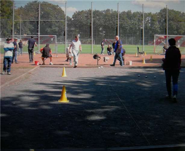 Der Heimvorteil auf eigenem Spielfeld, am Sportplatz in Neuwied-Feldkirchen, ist insbesondere beim Boulesport nicht zu unterschätzen.Foto: privat