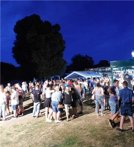 Der Himmel blieb dunkel in diesem Jahr,aber die Stimmung war blendend.