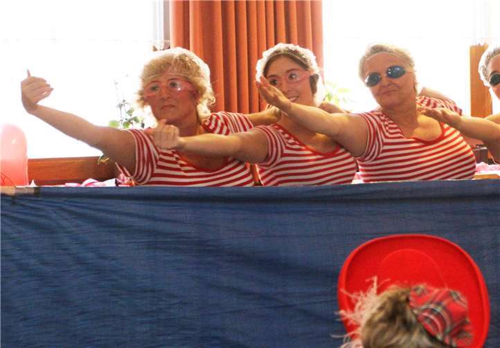 Der Höhepunkt der Sitzung war das Synchronschwimmen.