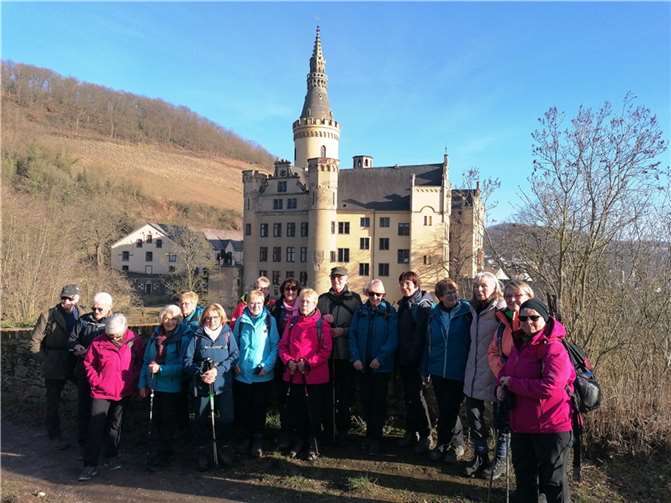 Der Höhepunkt der Tour war das SchlossLeuchten am Abend auf dem Schloss Arenfels.  Foto: Sandra Schilling