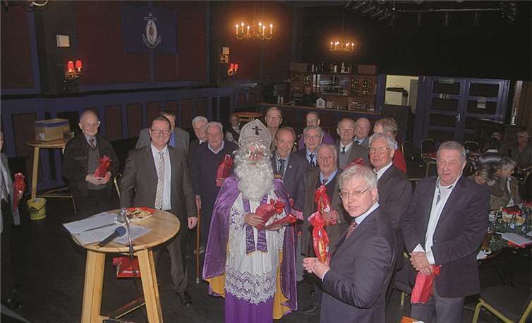 Der Höhepunkt des Abend war das Erscheinen des Nikolaus. privat