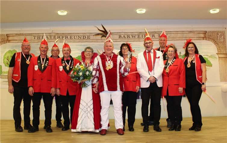Der Höhepunkt des Abends war der Einzug der Tollitäten.  Fotos: Theaterfreunde Barweiler