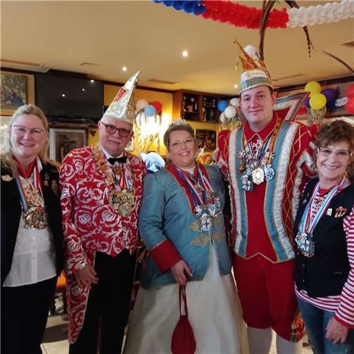 Der Höhepunkt war der Empfang von Prinz Stephan II. und Prinzessin Mona I. nebst närrischer Reisegesellschaft.