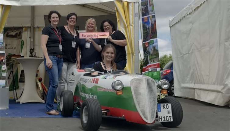 Der Infostand der Erlebnisregion Nürburgring. privat