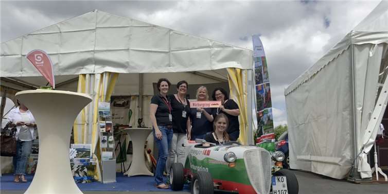 Der Infostand der Erlebnisregion Nürburgring. privat