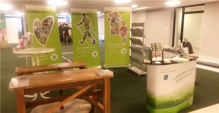 Der Infostand des Kannenbäckerland-Touristik Service.