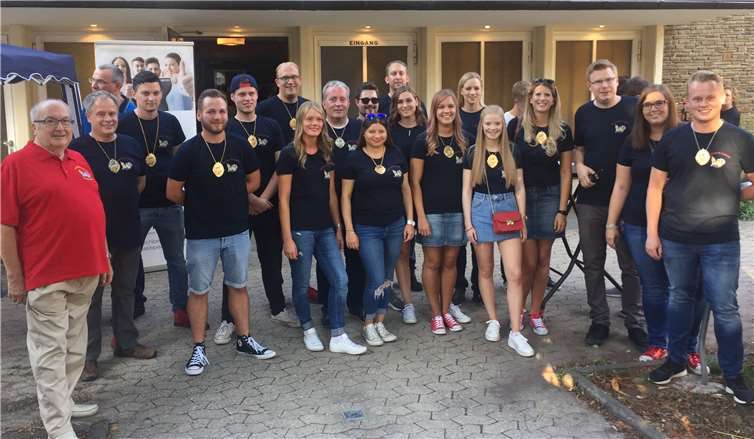 Der Initiator der Stefan-Morsch Stiftung, Emil Morsch, ließ es sich nicht nehmen, persönlich beim Jubiläum der Blau-Roten Funken dabei zu sein. Er freute sich sehr über das Engagement der Breisiger. privat