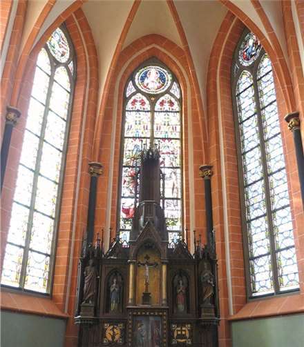 Der Innenraum der Nierendorfer Kirche wurde fachgerecht nach alten Vorlagen wiederhergestellt. privat