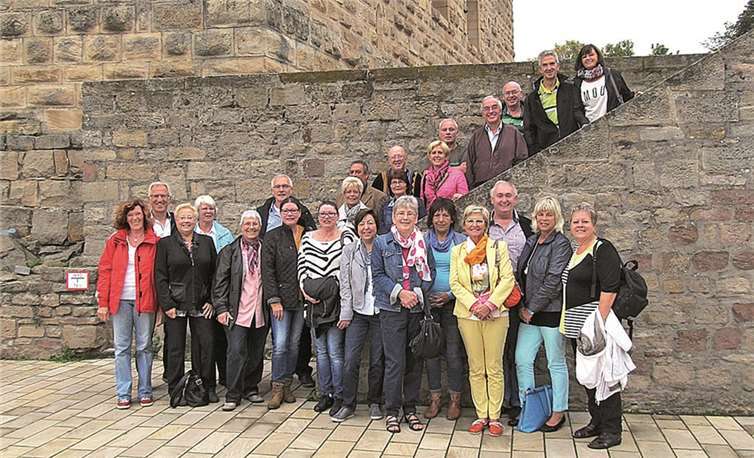 Der Jahrgang 54/55 aus Mülheim-Kärlich, Ortsteil Mülheim, am Hambacher Schloss.privat