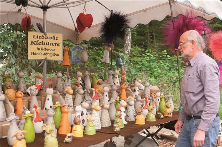 Der Jahrsfelder Markt bot eine bunte Mischung an Waren.