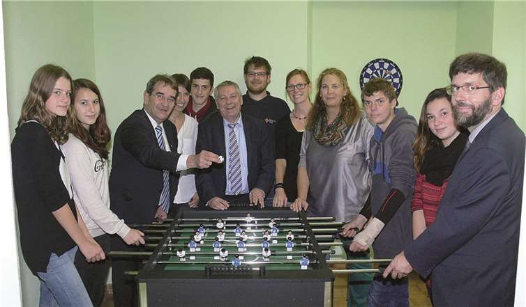 Der Jugend stehen ab sofort montags und dienstags in der Ravenéstraße passend eingerichtete Räumlichkeiten zur Verfügung. TE