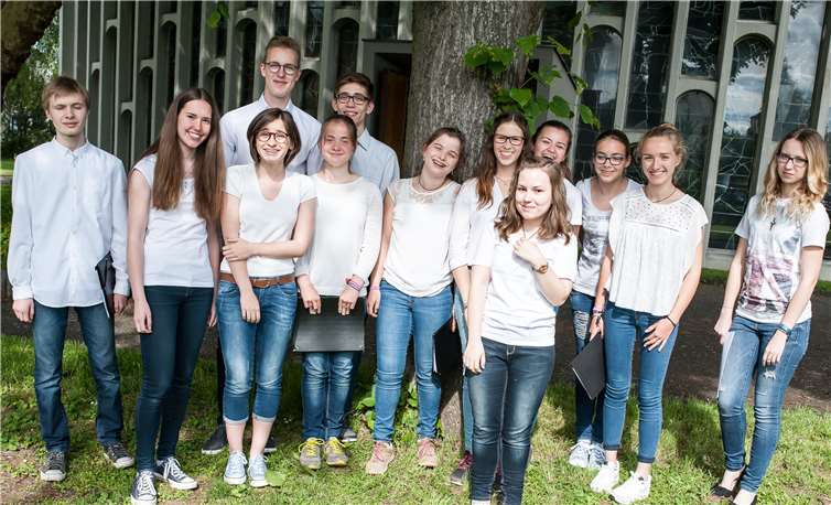 Der Jugendchor St. Matthias begleitet die Musik gesanglich. Thomas Sorger