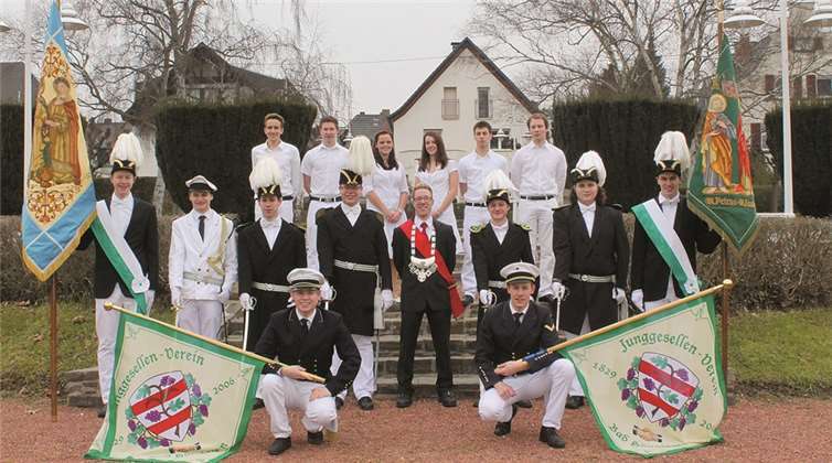 Im großen Festzelt wird gefeiert Der Junggesellen-Verein 1829 e.V. Bad Hönningen freut sich auf regen Kirmesbesuch.privat