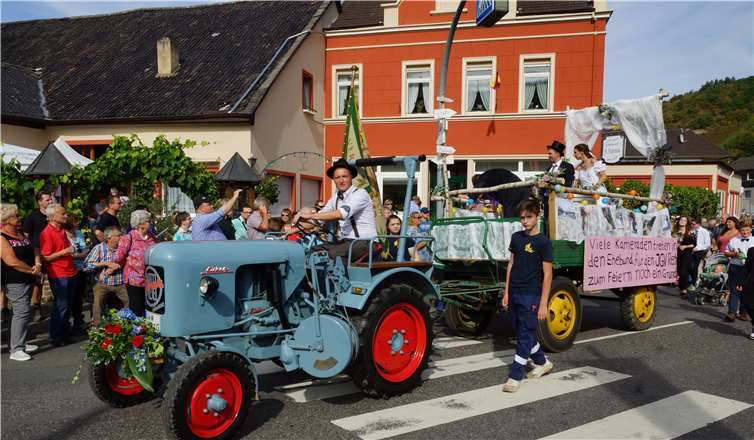 Der Junggesellenverein Rech war mit von der Partie im großen Festumzug ... KG
