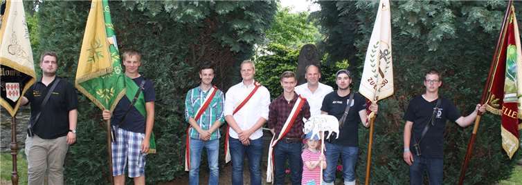 Der Junggesellenverein aus Roes hatte zu seiner Traditionsveranstaltung „Roeser Pfingsten“ in die Eifel eingeladen.