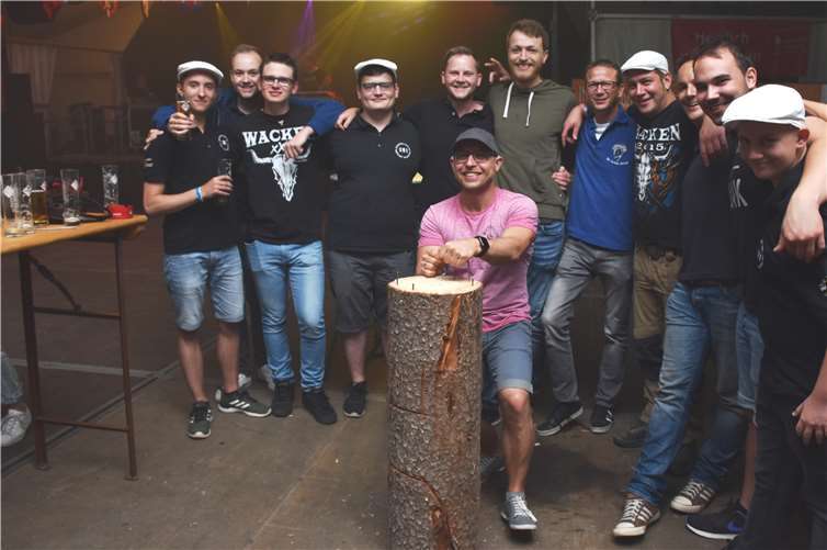 Der Junggesellverein Gemütlichkeit organisierte und finanzierte Wied in Flammen und das Kirmesprogramm.