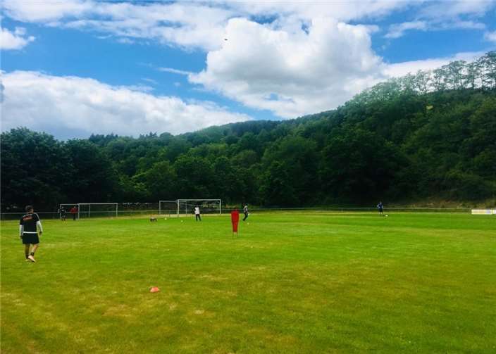 Der Kader wurde in zwei Einheiten eingeteilt, um die Abstandsregeln einzuhalten. Foto: privat