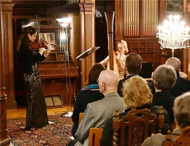 Der Kaisersaal im Zehnthof bot den begeisterten Zuhörern ein sehr stimmiges Ambiente. Foto: RASCH