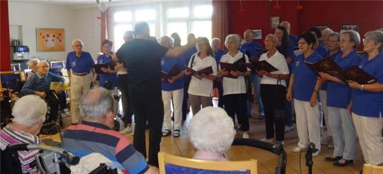 Der Kannenbäcker-Chor sorgte für gute Stimmung und animierte zum Mitsingen.Foto: privat