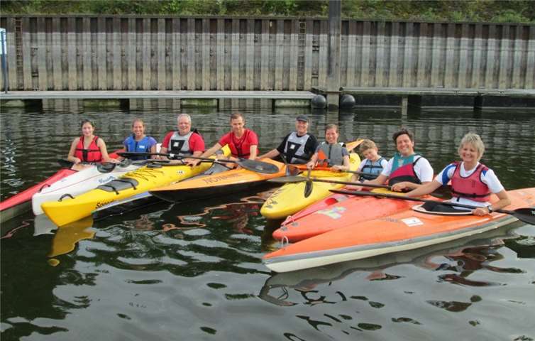 Der Kanuwander- oder freizeitsport erfreut sich großer Beliebtheit, da die Sportart bis in das hohe Alter ausgeübt werden kann.privat