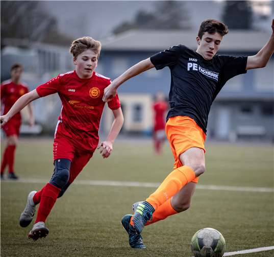 Der Kapitän und Abwehrchef der JSG musste bereits nach fünf Minuten verletzt vom Platz.Foto: Tobias Jenatschek