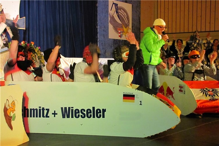 Der Karnevals-Weltcup im Grußmäschder Eiskanal.