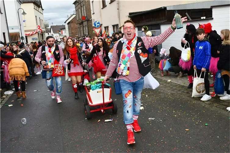 Der Karnevalszug in Westum findet alle fünf Jahre statt.  Foto: Archiv RASCH