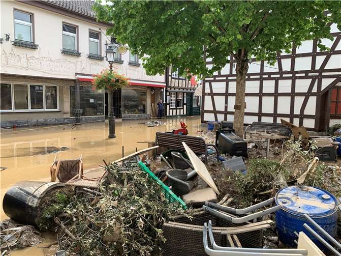 Drei Monate nach der Flut: So sieht Ahrweiler heute aus Der Katharinenplatz am 15. Juli. Foto: ROB