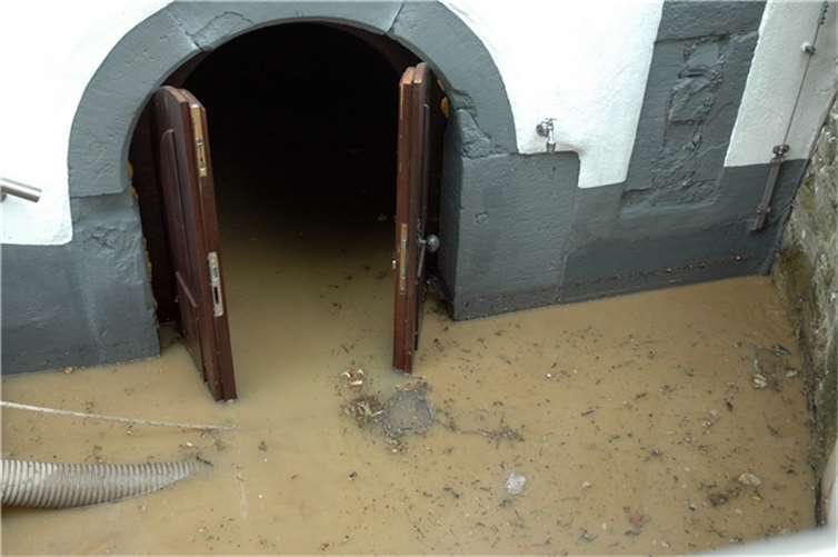 Der Keller im alten Pfarrhaus in Kesseling ist vollgelaufen