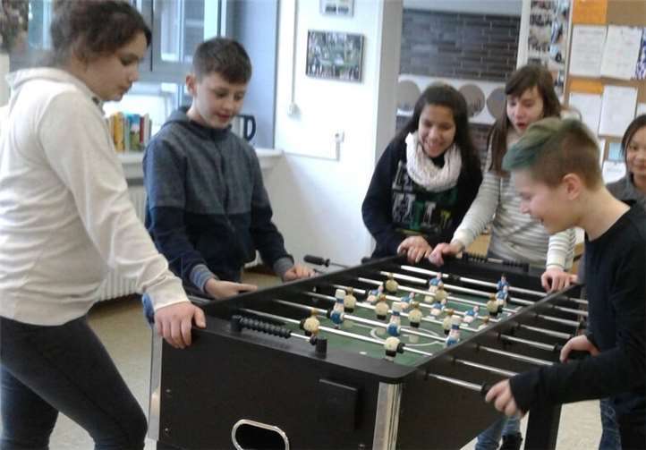 Der Kicker wurde gleich nach Zusammenbau von den Kindern eingeweiht. Doris Stephan