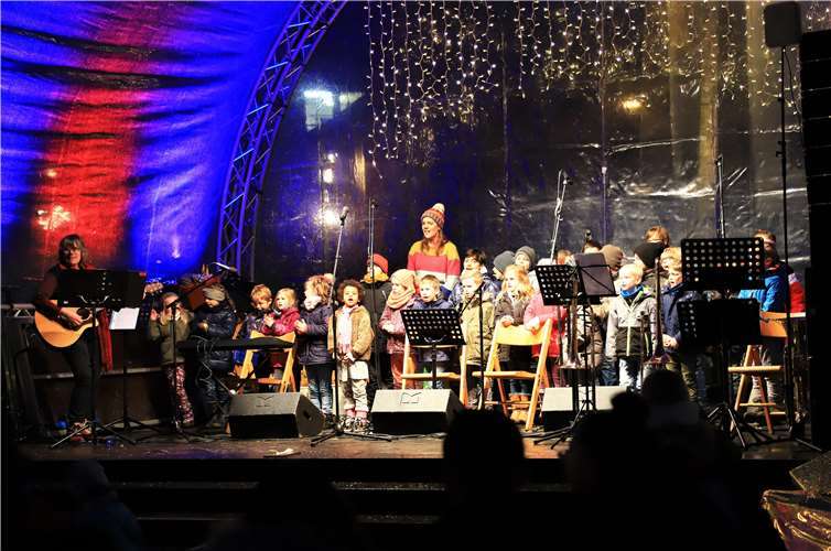 Der Kinderchor aus Stromberg hatte sich mächtig ins Zeug gelegt.