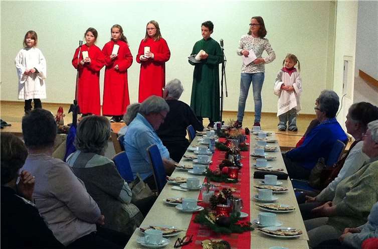 Der Kinderchor unter der Leitung von Elke Schäfgen erfreute alle mit einem weihnachtlichen Kindermusical.