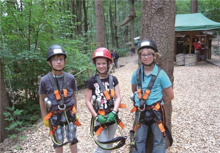 Der Kinderchor verbrachte einen spannenden Tag im Kletterwald in Sayn.privat