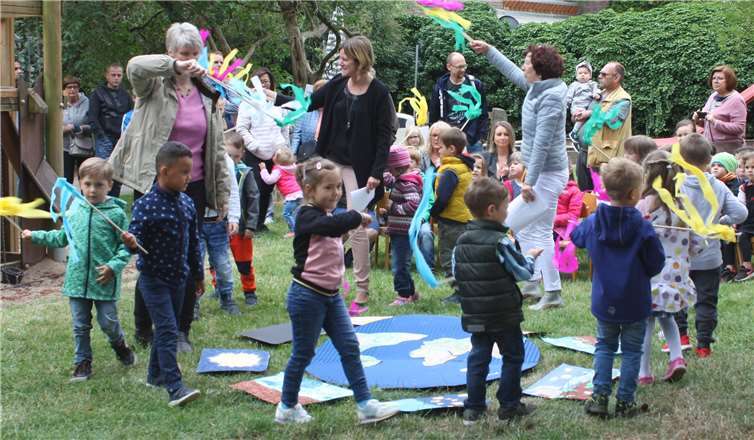 Der Kindergarten St. Kunibert präsentierte ein buntes Programm anlässlich seines Geburtstages.privat