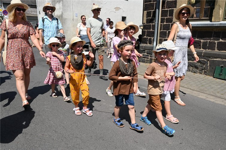 Der Kindergarten durfte beim historischen Umzug natürlich nicht fehlen. Foto: SK