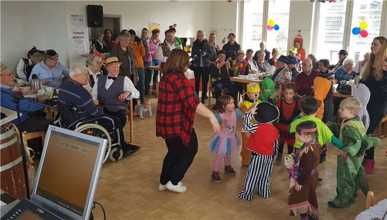 Der Kindergarten eröffnete das Programm.Fotos: privat