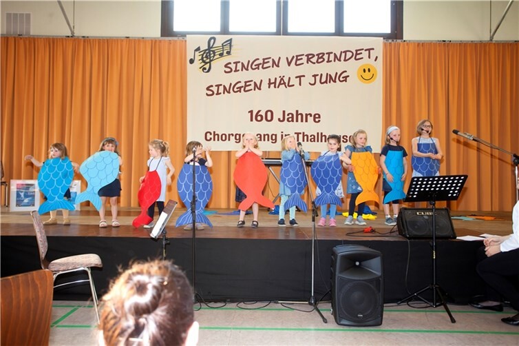 Der Kinderprojektchor eröffnete die Veranstaltung mit drei Liedbeiträgen.
