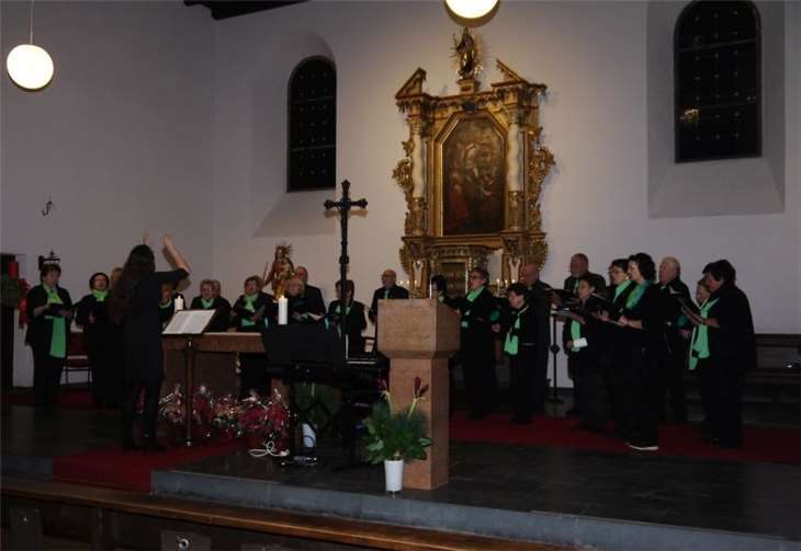 Der Kirchenchor „Cäcilia“ Nievern rief dazu auf: „Machet die Tore weit“.privat