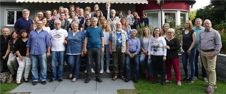 Der Kirchenchor „Cäcilia“ Ochtendung übt derzeit intensiv für das große Jubiläumskonzert im Oktober. Fotos: TE