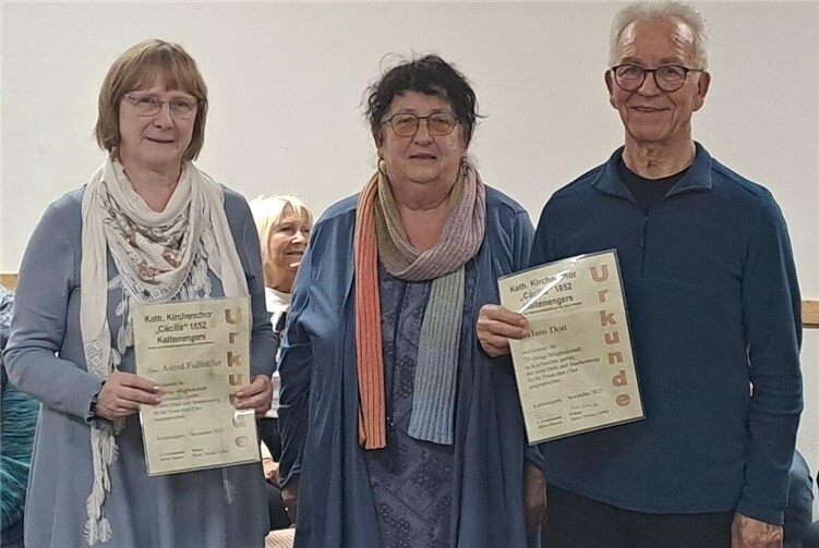 Der Kirchenchor "Cäcilia" ehrte langjährige Mitglieder.